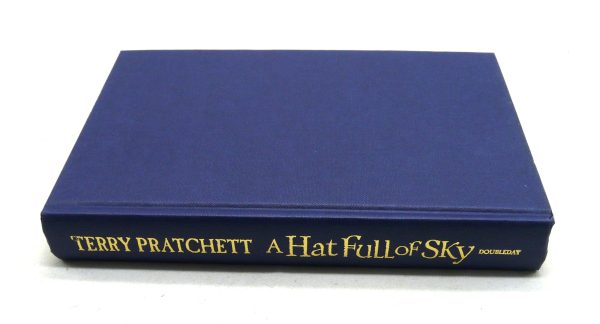 A Hat Full of Sky by Terry Pratchett Online Sale